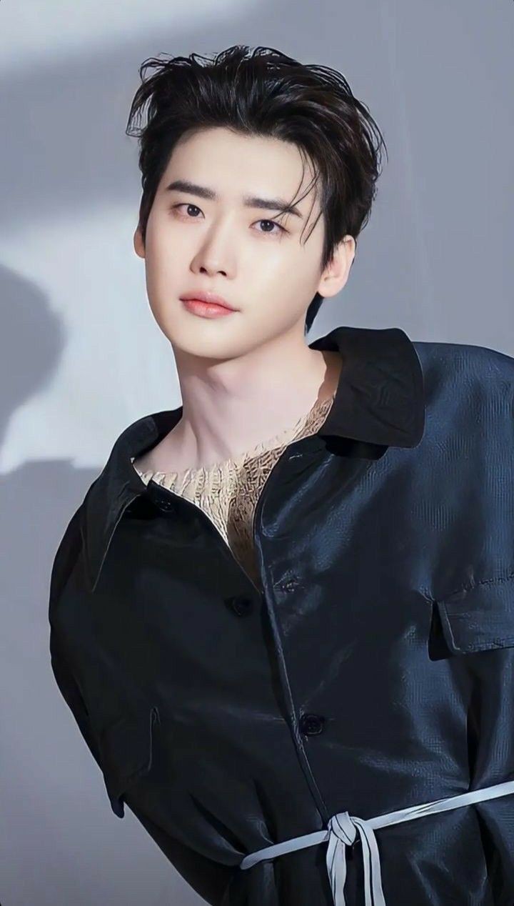 李钟硕x文佳煐确认出演 韩剧瑞草洞 男女主！官宣了！！！该剧讲述的是法务法人所属