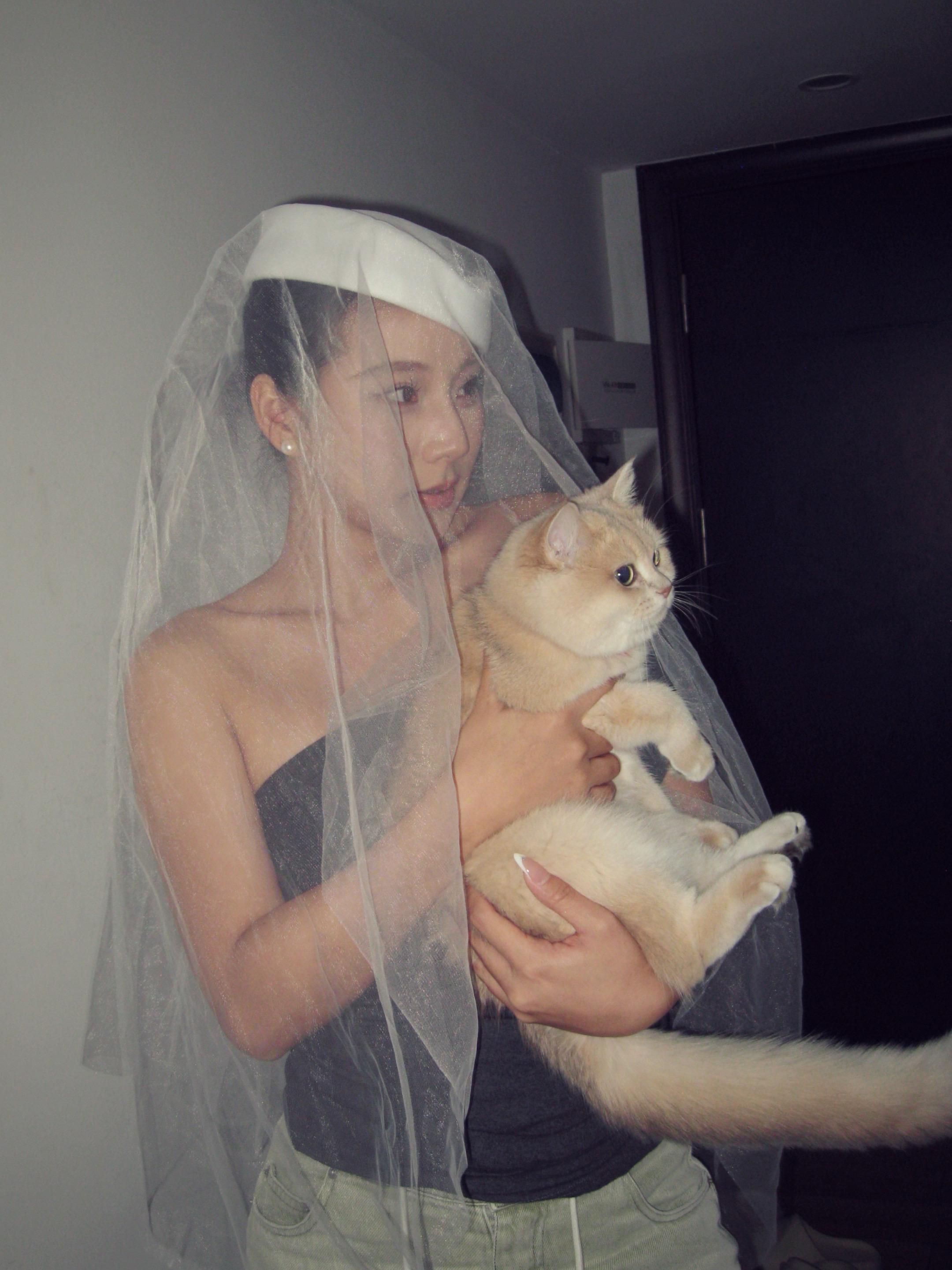 婚姻其实是一个人的事，你只有学会爱自己，才会爱别人。