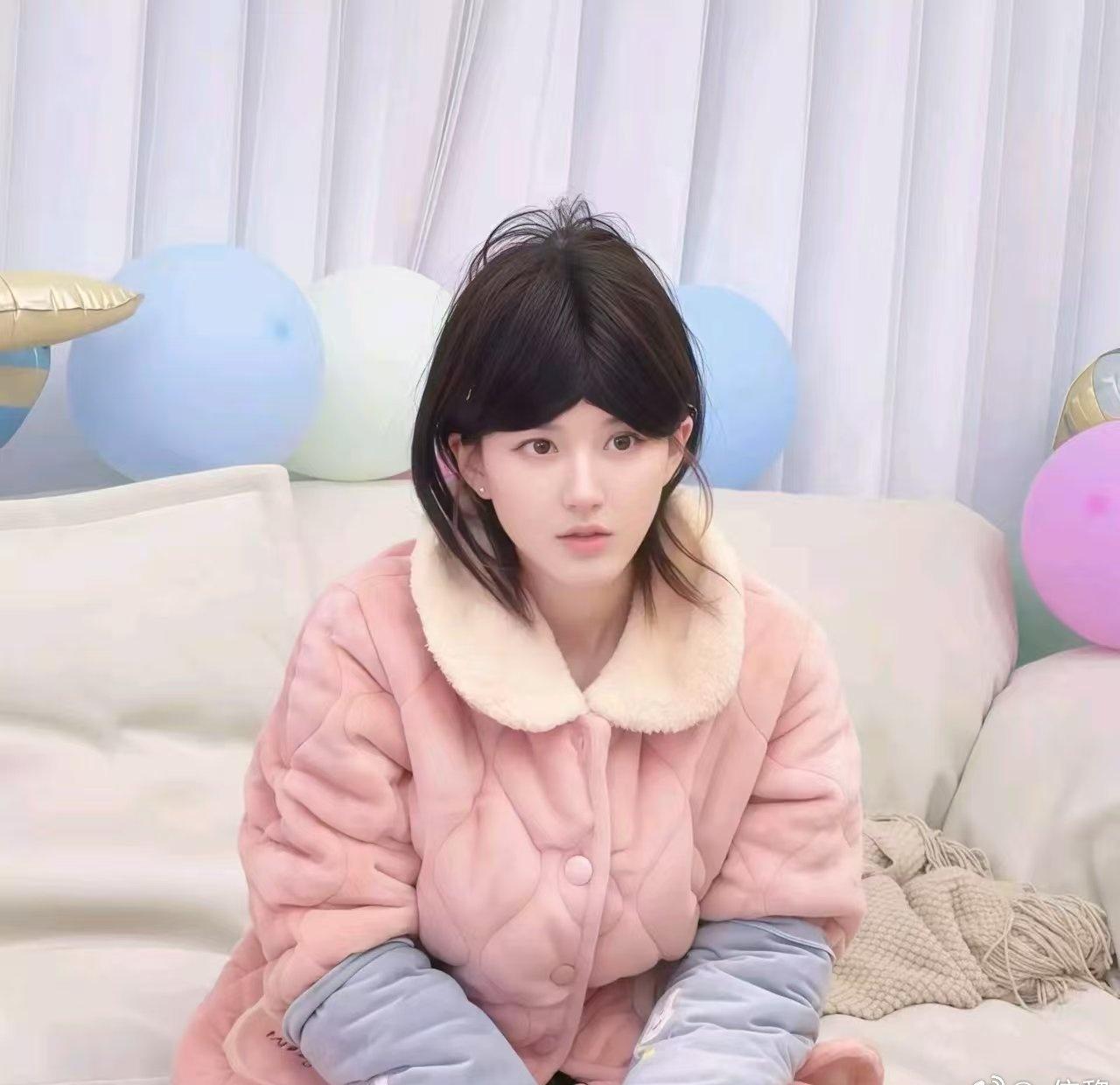 赵露思超话 zls赵露思 zls许我耀眼许妍 zls

你淡淡一抹笑颜，救赎我世