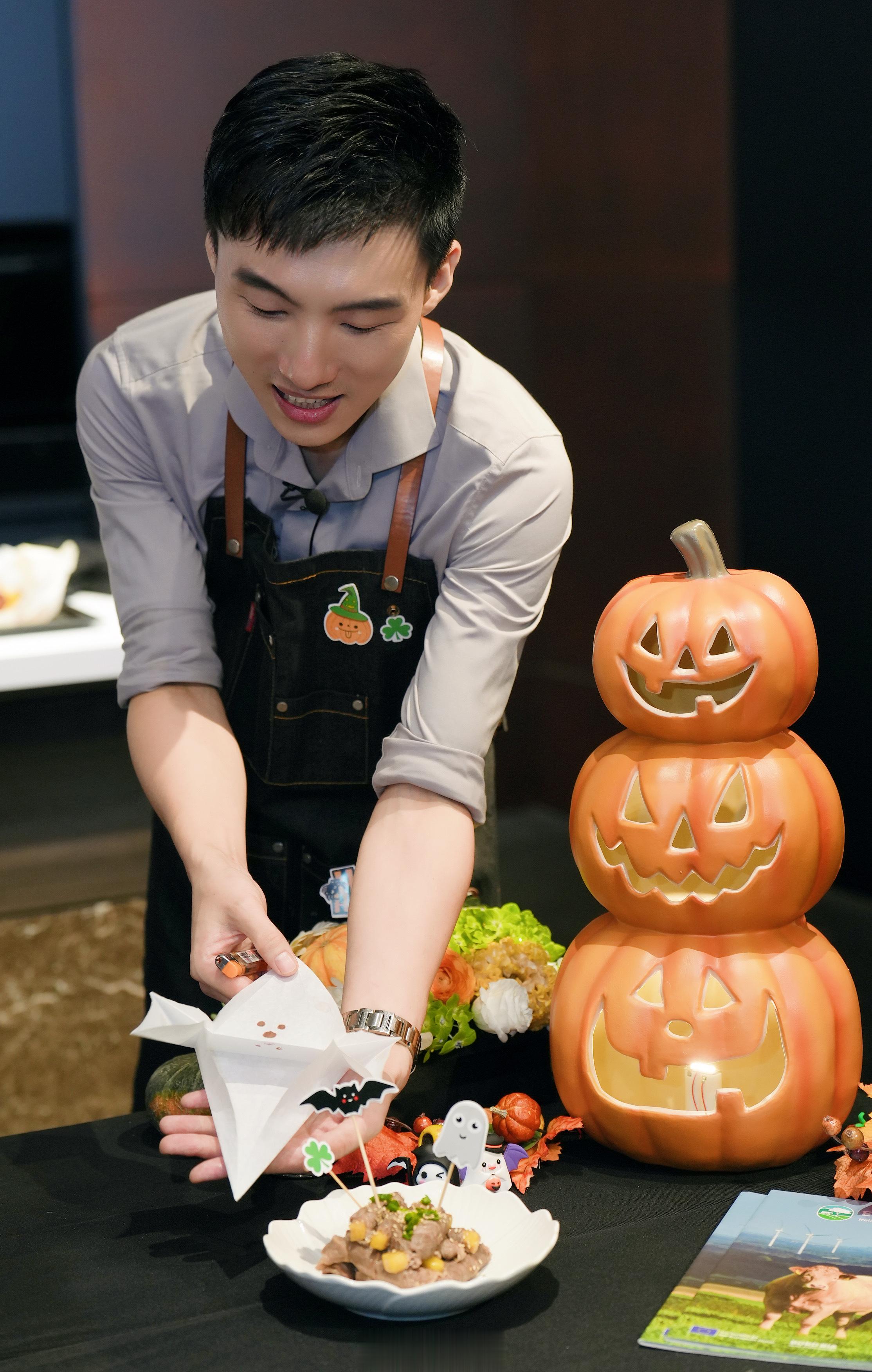 我们总是借着各种节日让自己和朋友们有一个相聚的理由，昨日午后，我们一众好友相约我