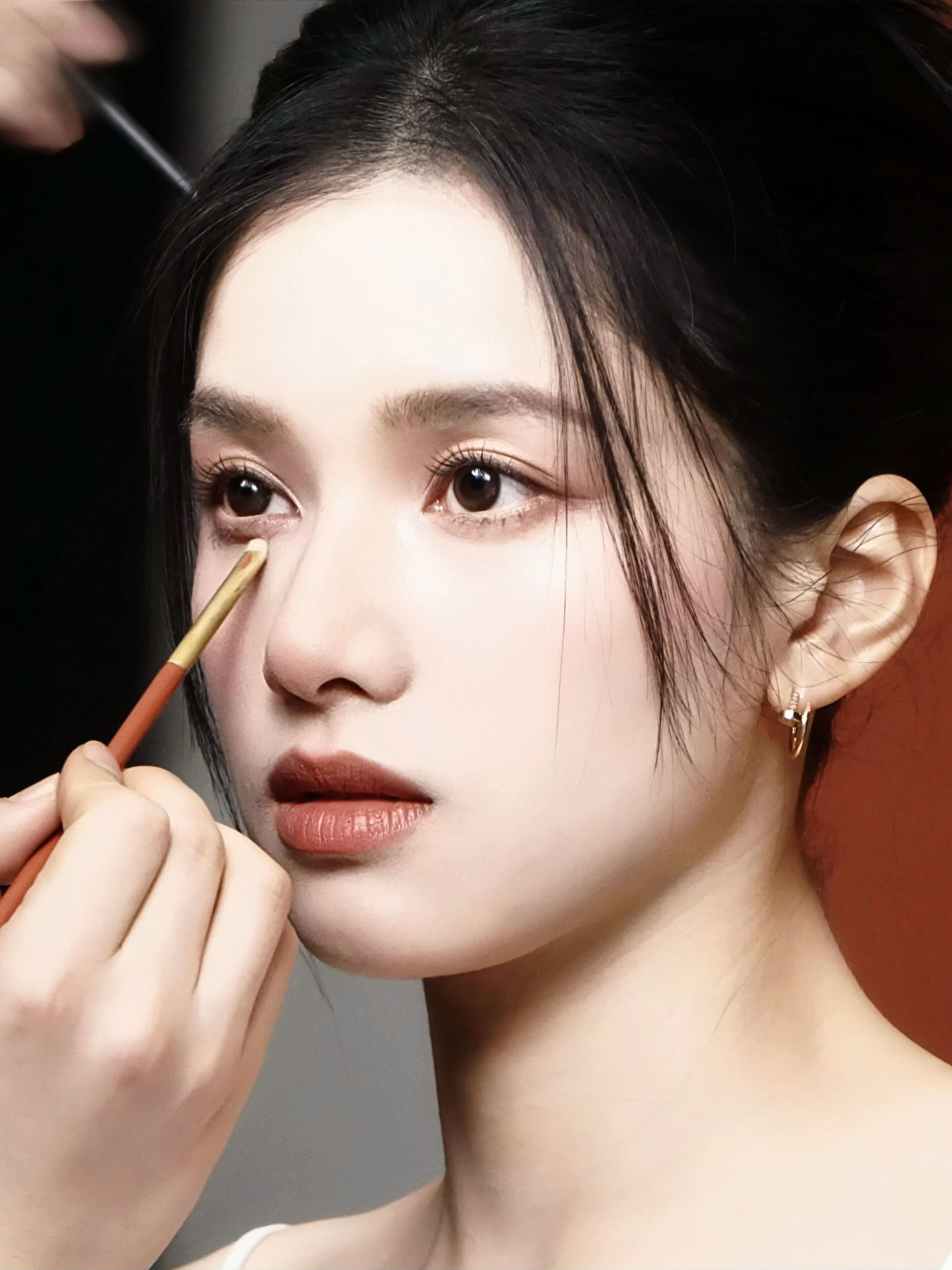张婧仪[超话] 好想成为张婧仪的化妆刷，好想和姐姐贴贴啊！！！[送花花][送花花