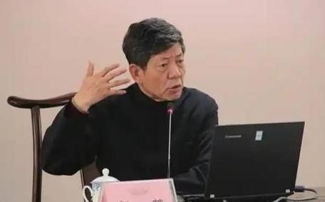 清华教授彭林怒批：中国正陷入群体性迷失！
举国只谈物质发展，却忘了人的自身发展！
