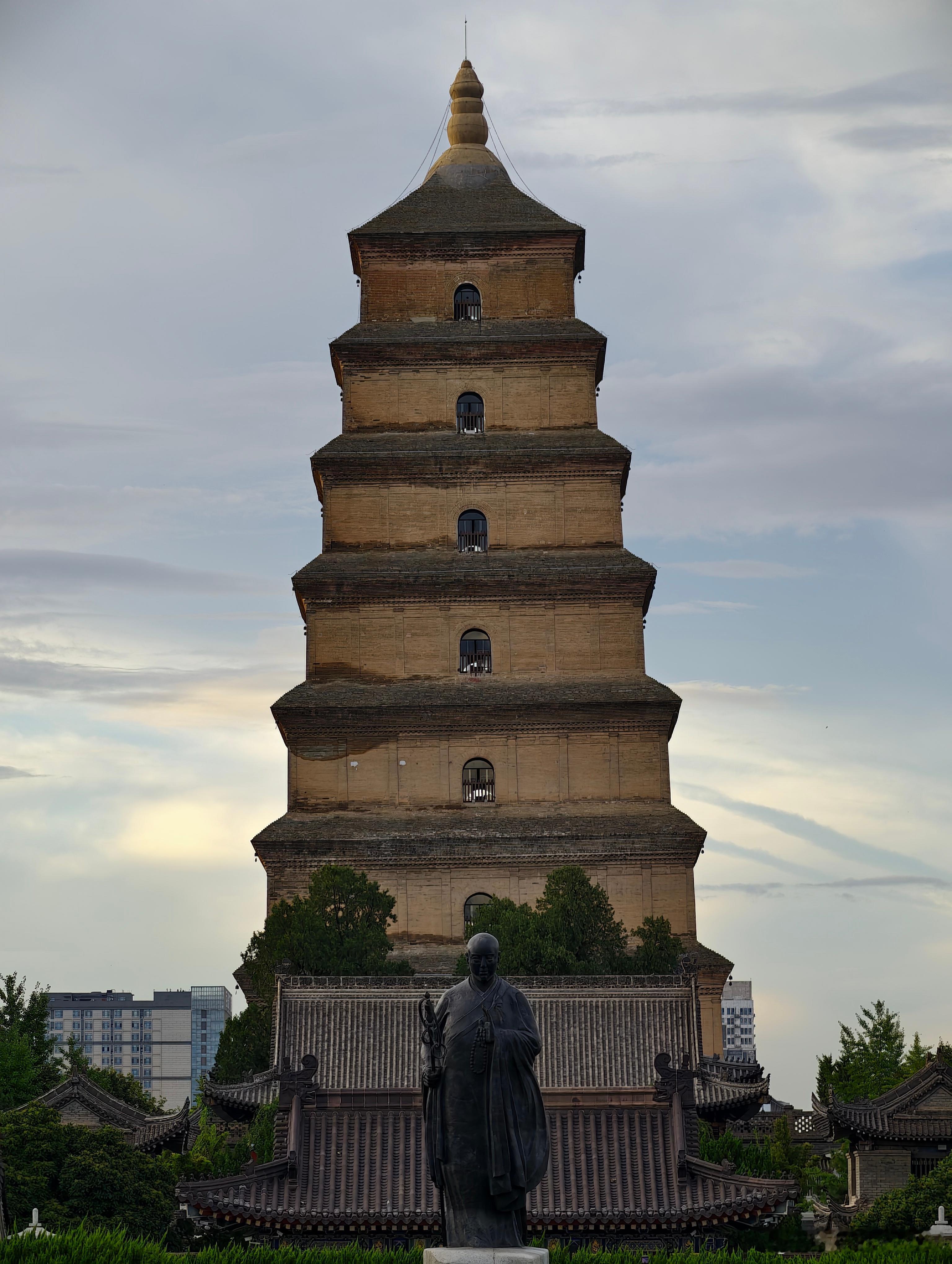 《大雁塔》——你们小时候冲了多少梦幻西游的点卡[捂嘴哭]  ​​​