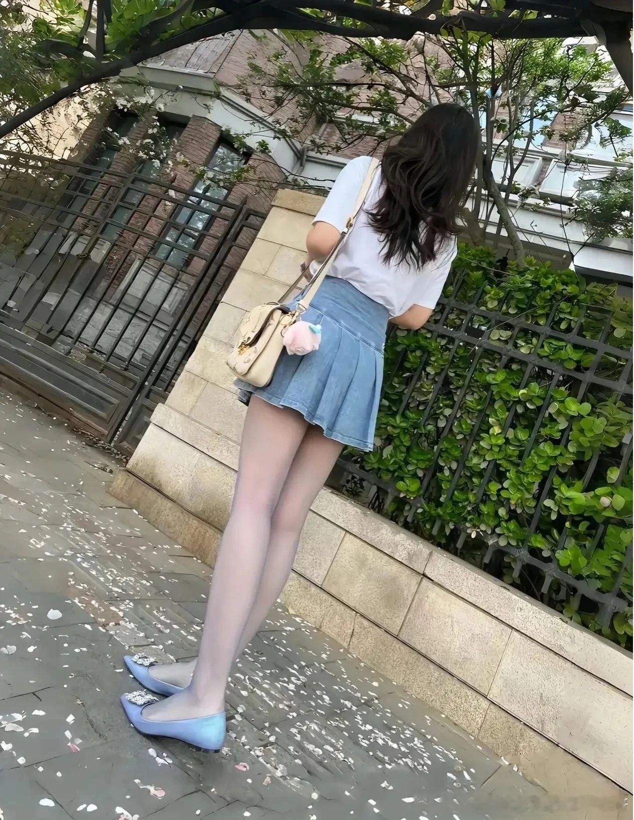 灰色丝袜的可爱～ ​​​