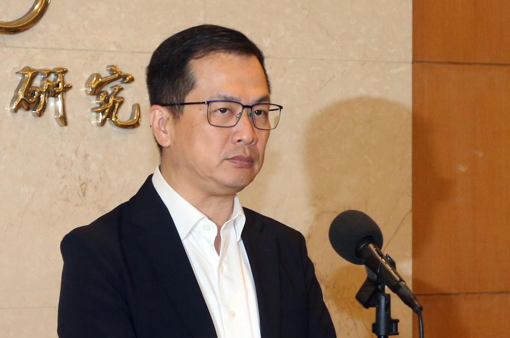 国民党的“内战”，终于打响了！就在昨天，被视为马英九头号“子弟兵”的罗智强，突然