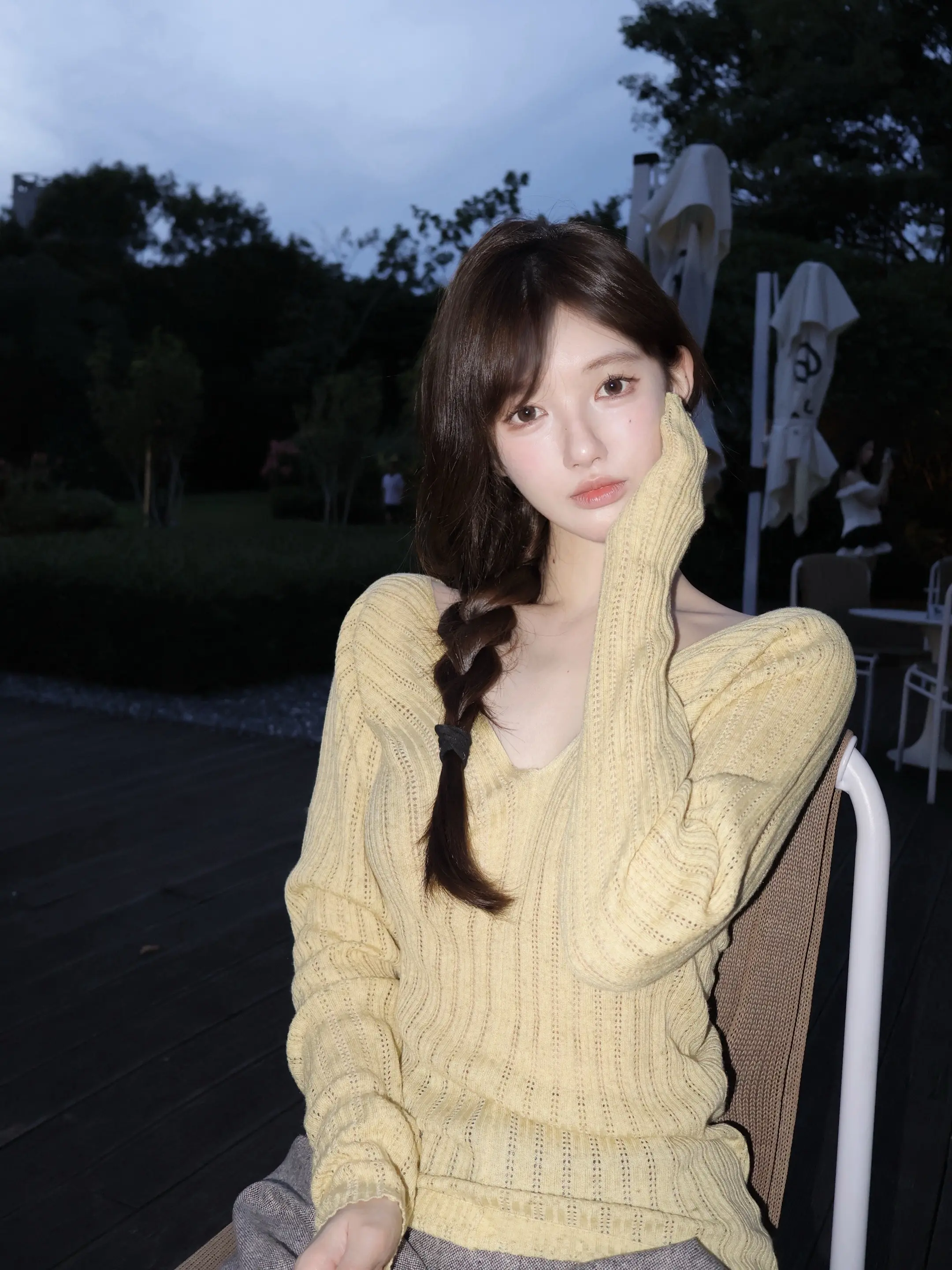 在感情里最无力的事 就是如果我做自己 就一定会失去你