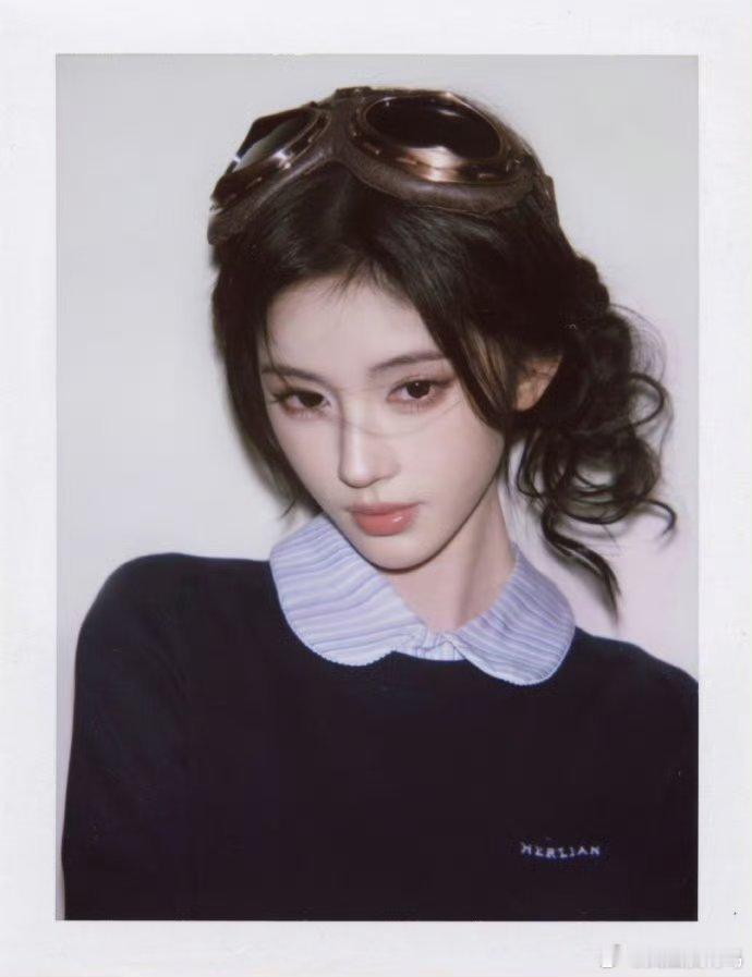 鞠婧祎[超话] 我喜欢这个撕拉片太权威美貌了 ​​​