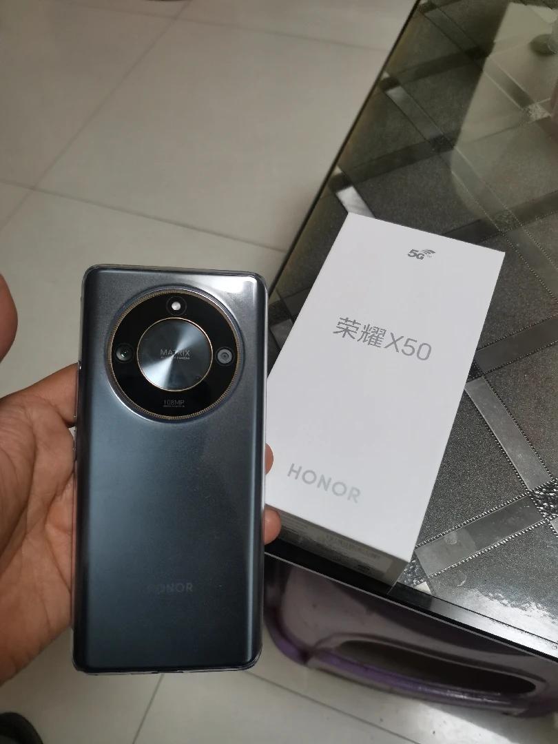 9月新机怎么选，华为和苹果大战可我选了荣耀！

为什么呢？因为相比于华为和苹果的