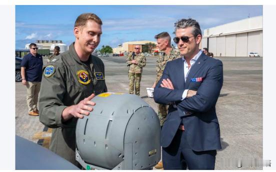 美国的黑与白
明明是跨国绑架----却说是逮捕毒贩；
一个国家总统，说抓就抓？