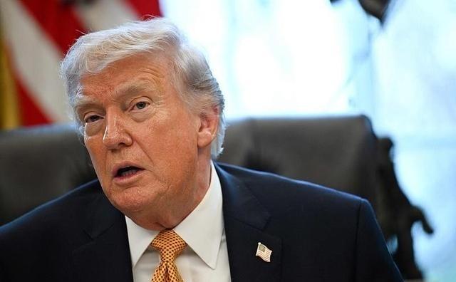 特朗普发文对中国说谢谢

美国海军的封锁线还没完全撤干净，特朗普已经急着把“胜利