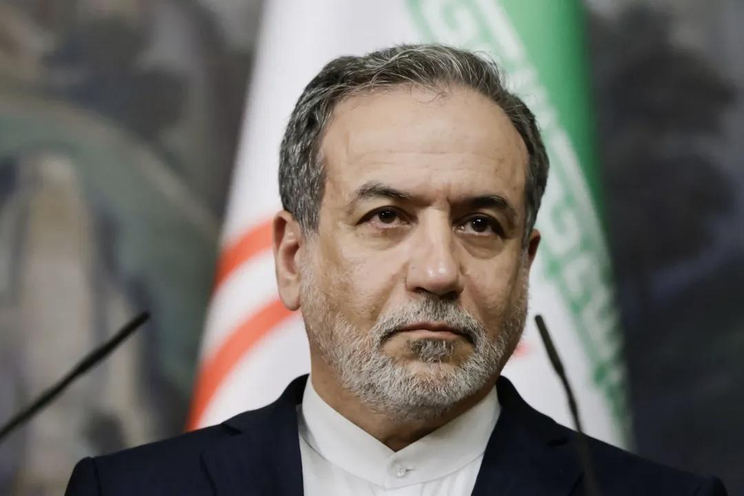 3月4日，据社交网站报道，昨天，伊朗外交部长阿拉格齐表示：我们的领袖已经遇难，我