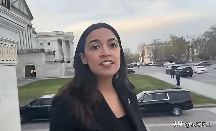 众议员AOC:“即便只是美国公民，我想我们很多人都在重新考虑是否要乘飞机出行，我