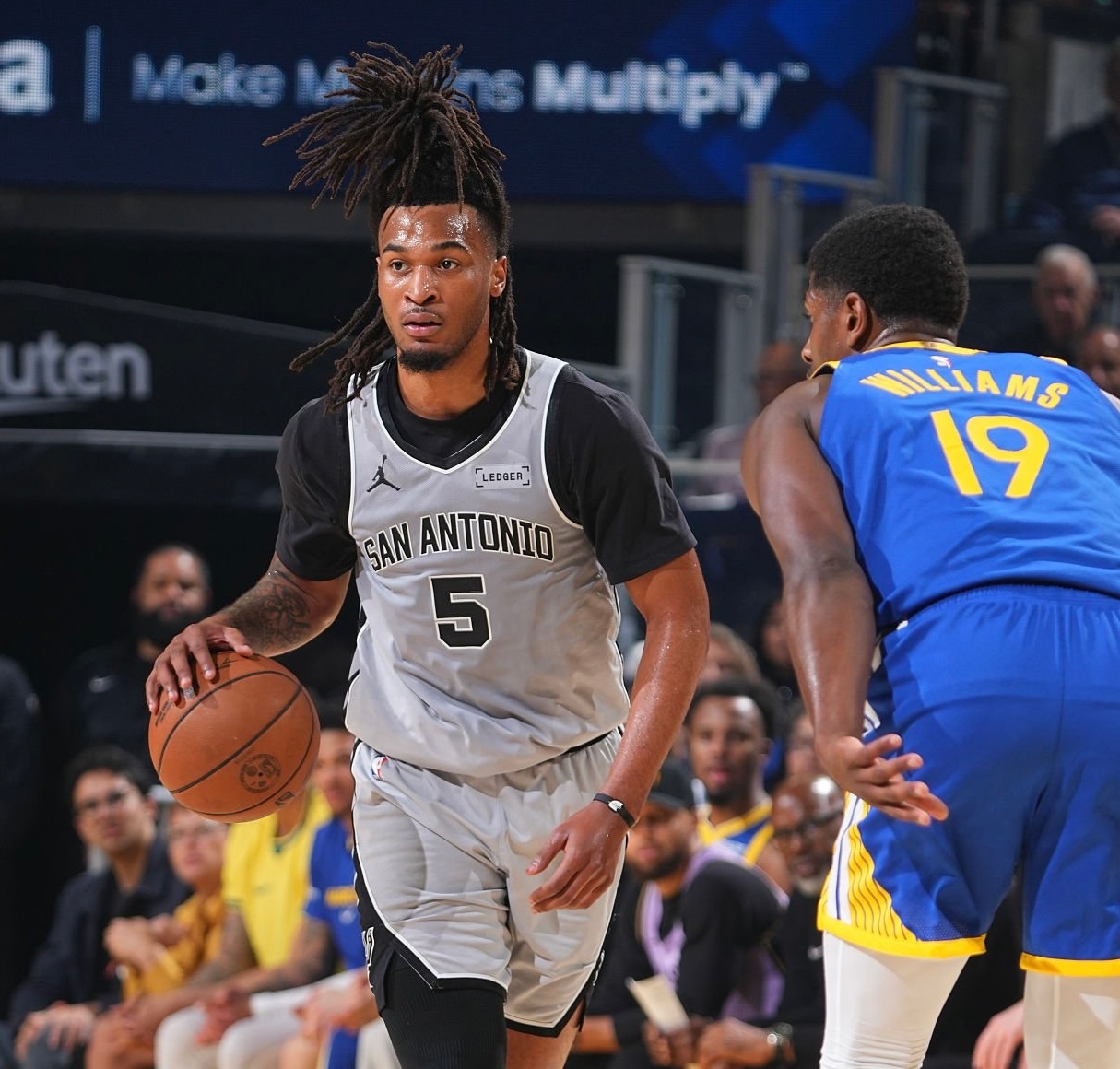 全场比赛结束！马刺客场127–113轻取勇士，豪取10连胜🎉马刺（58-18）