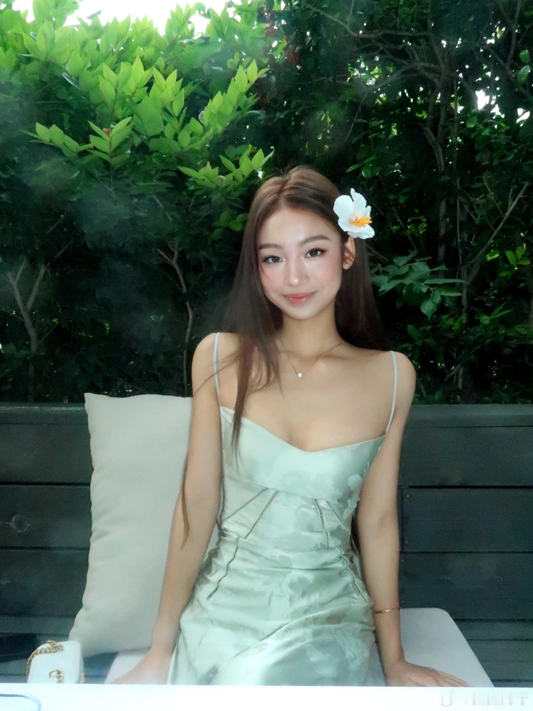 如果不能碰到双唇 那你的笑容就是我的吻痕 ​​​