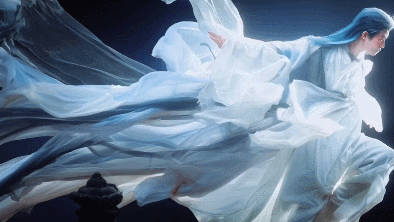 一个屏幕都装不下田嘉瑞 寂飡一出场直接惊艳，三米衣摆超有氛围感，田嘉瑞这颜值和身