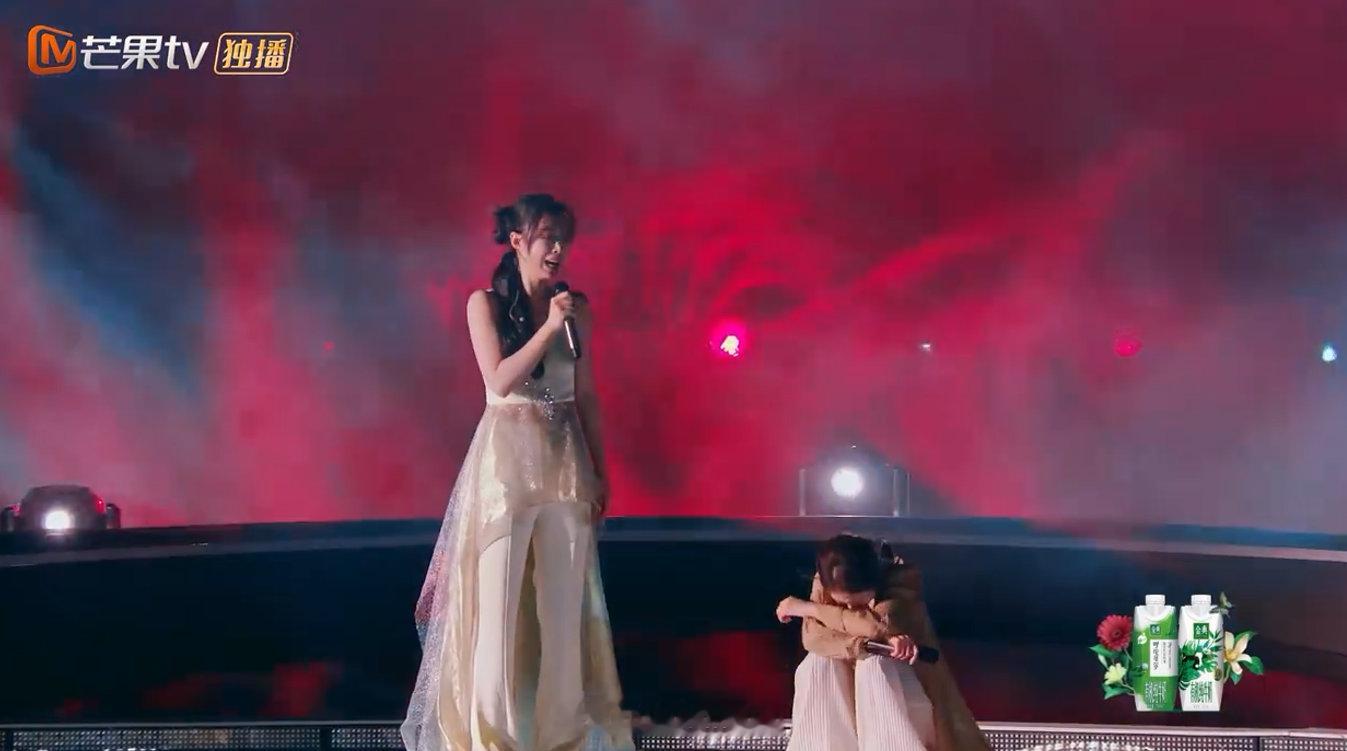张小婉[超话]小婉管乐一对视就哭乘风2025四公小考张小婉和管乐的眼神交汇，是否