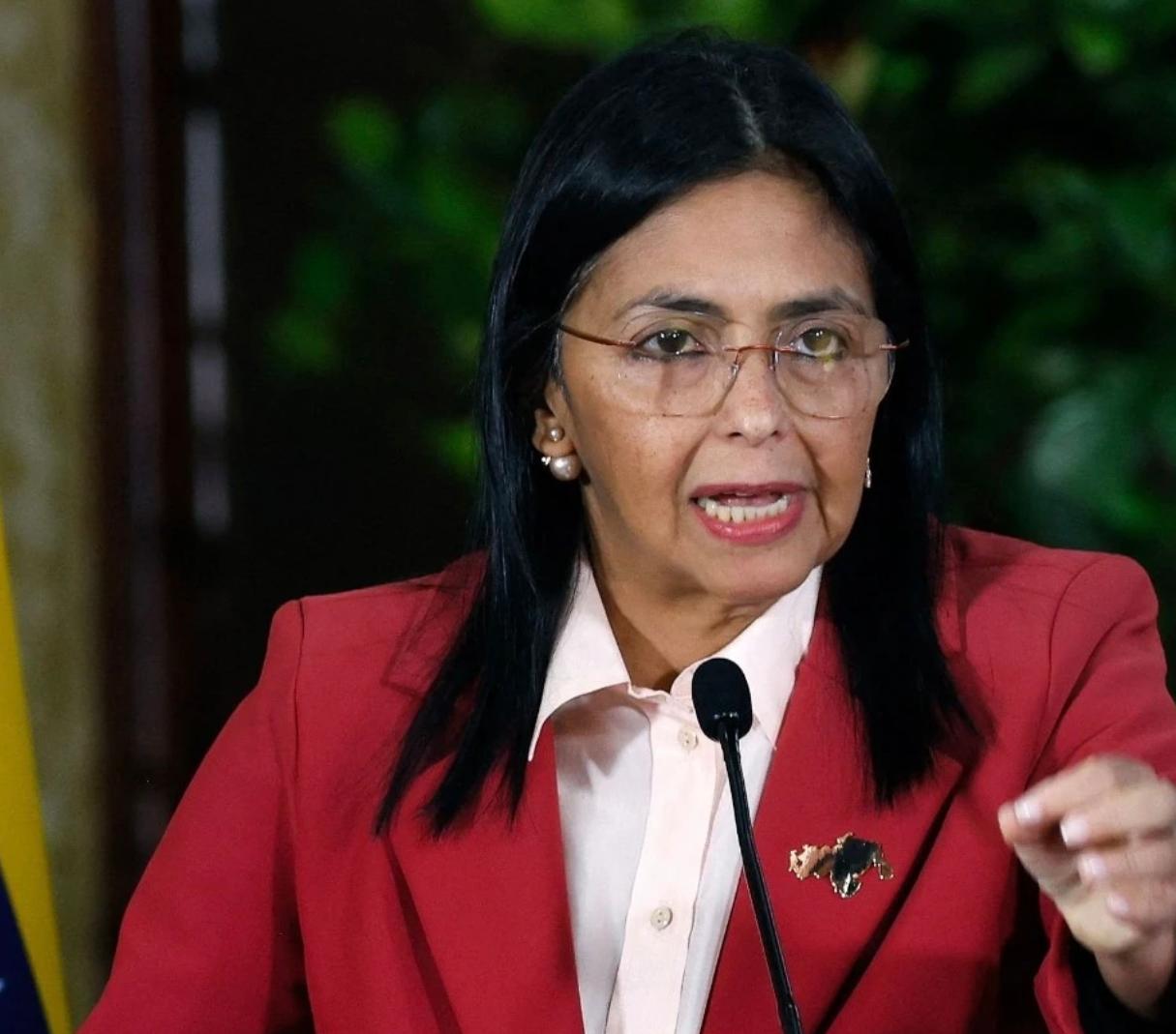 主动邀请美国共治！马杜罗被抓一天后，委内瑞拉副总统就带着班子跪了
当地时间1月4