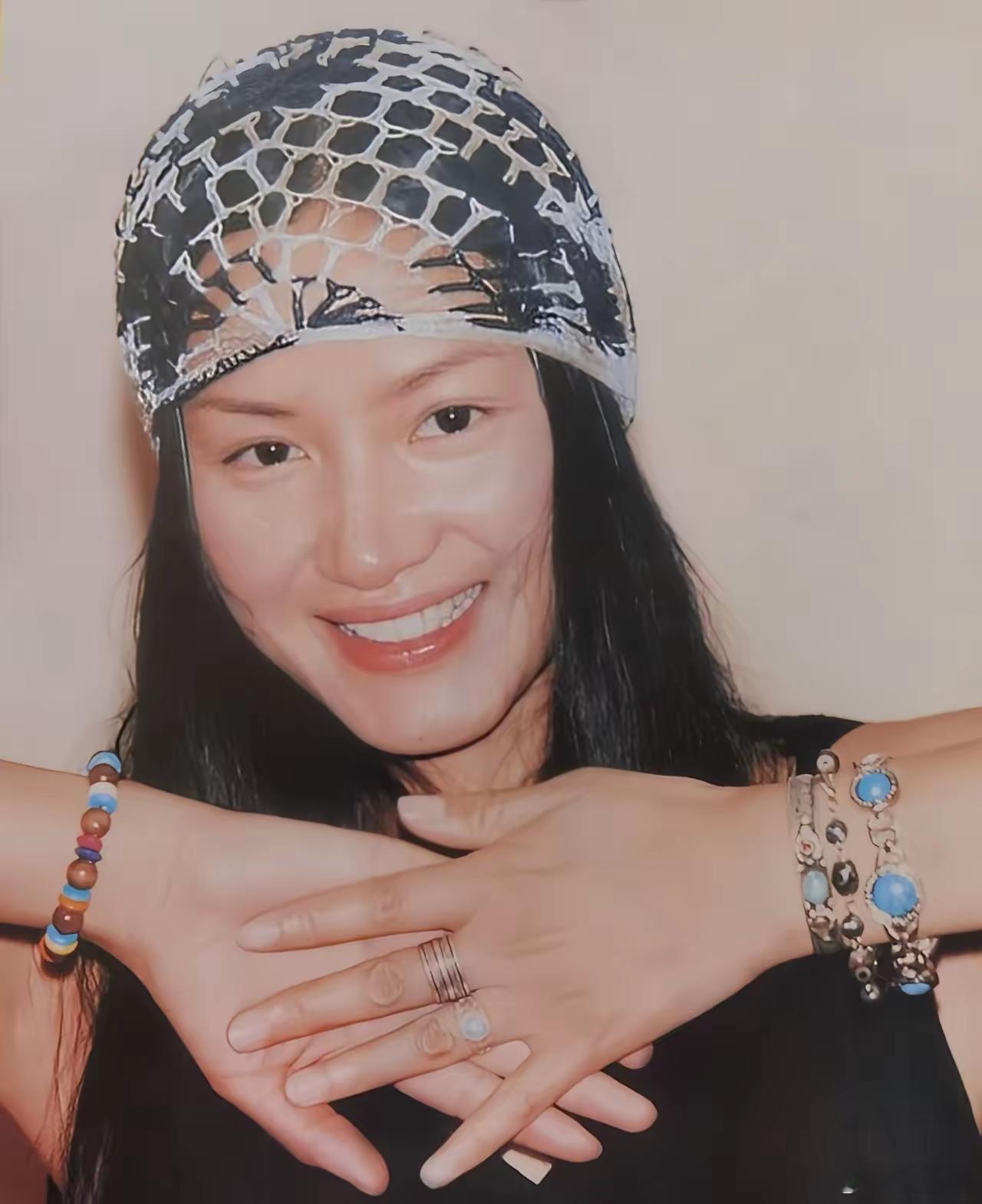 我能接受瞿颖变老了，也能接受变胖了，但我真的接受了，她都54岁了，一点变化都没有