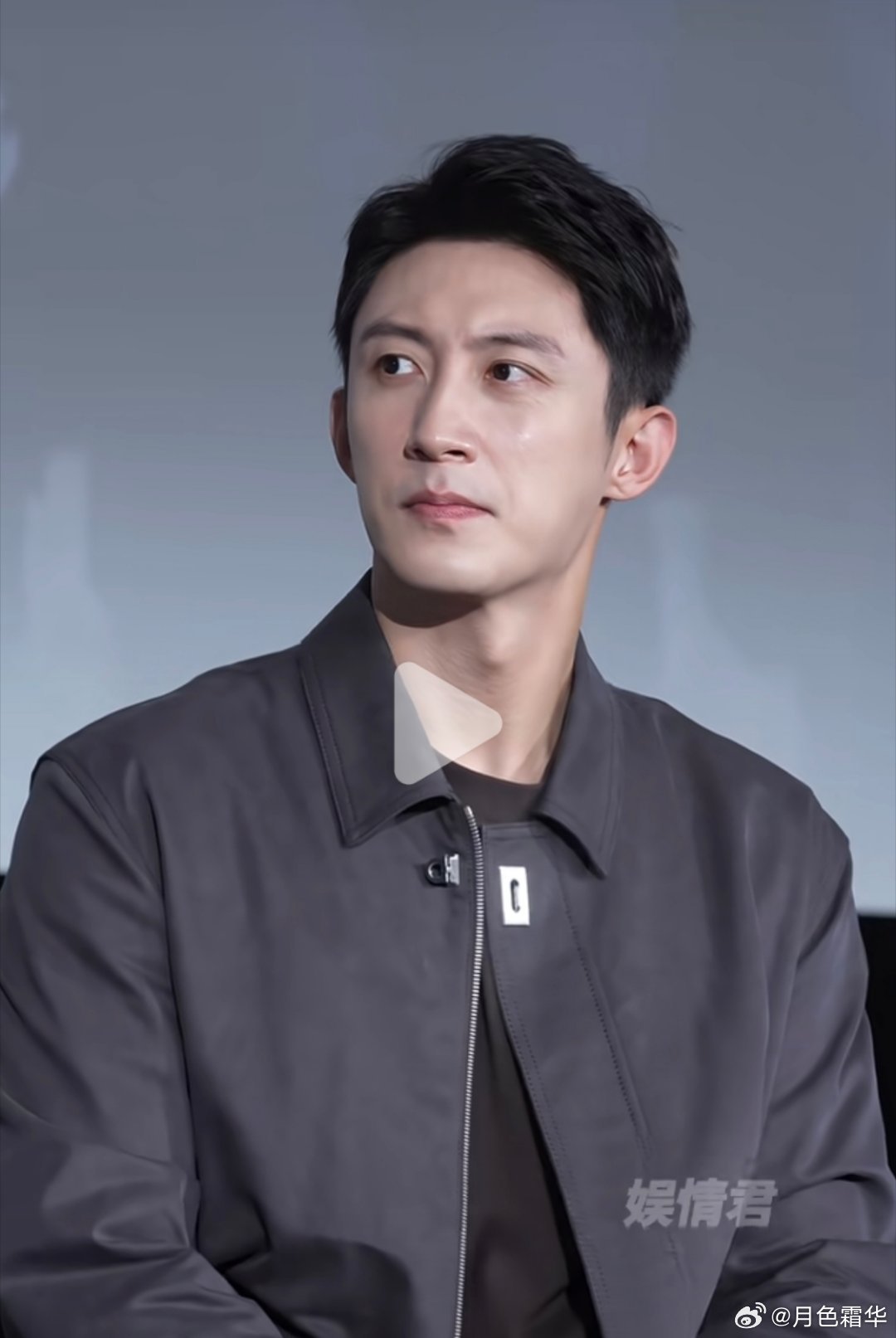 再过10年电视不死的话，这张脸演局长，部长，我都不知道多好看，在银幕上可以是成熟