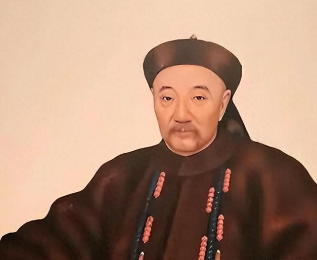 晚清政局动荡，商与权紧密交织。胡雪岩以钱庄起家，凭官商之道成就“红顶商人”之名，