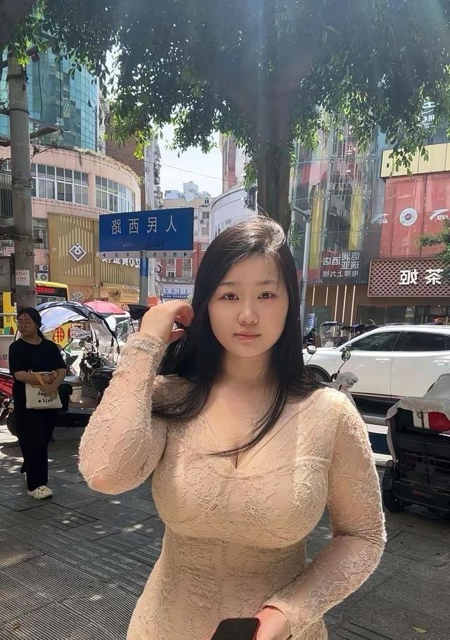 别整那些“驾驭”女人的歪理，那是训牲口才用的词。现在网上教人怎么“拿捏”对象的，