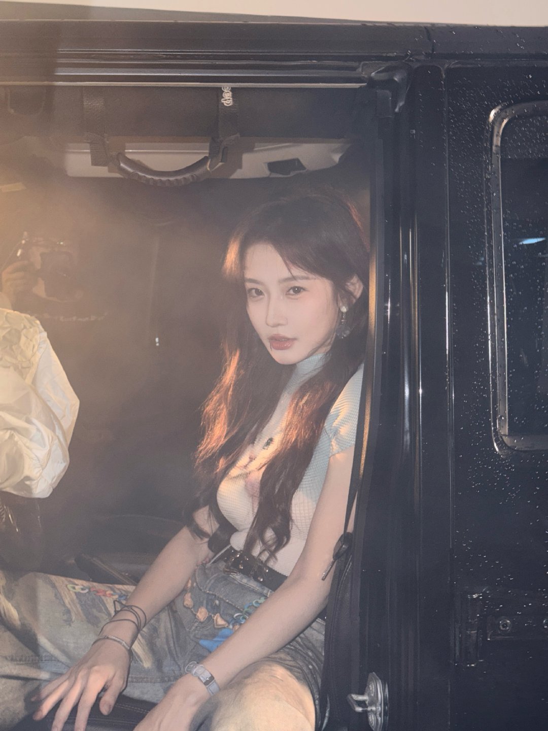 韩雨彤Hazel hyt韩雨彤爱我万岁 hyt千金谋 “发光不是太阳的权利 你也