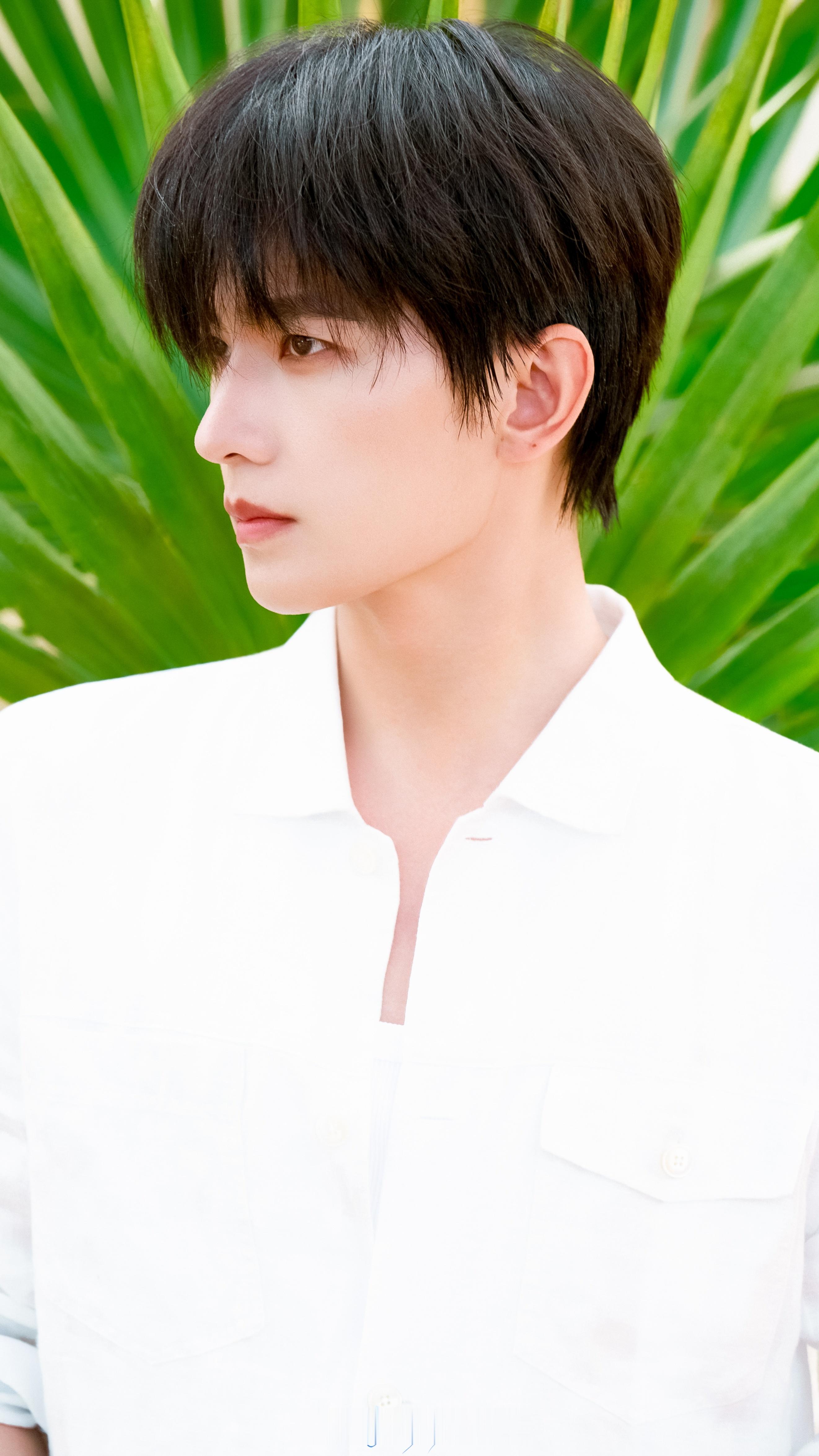 杨洋 杨洋·夏日清凉超话创作官超带感闪光图鉴