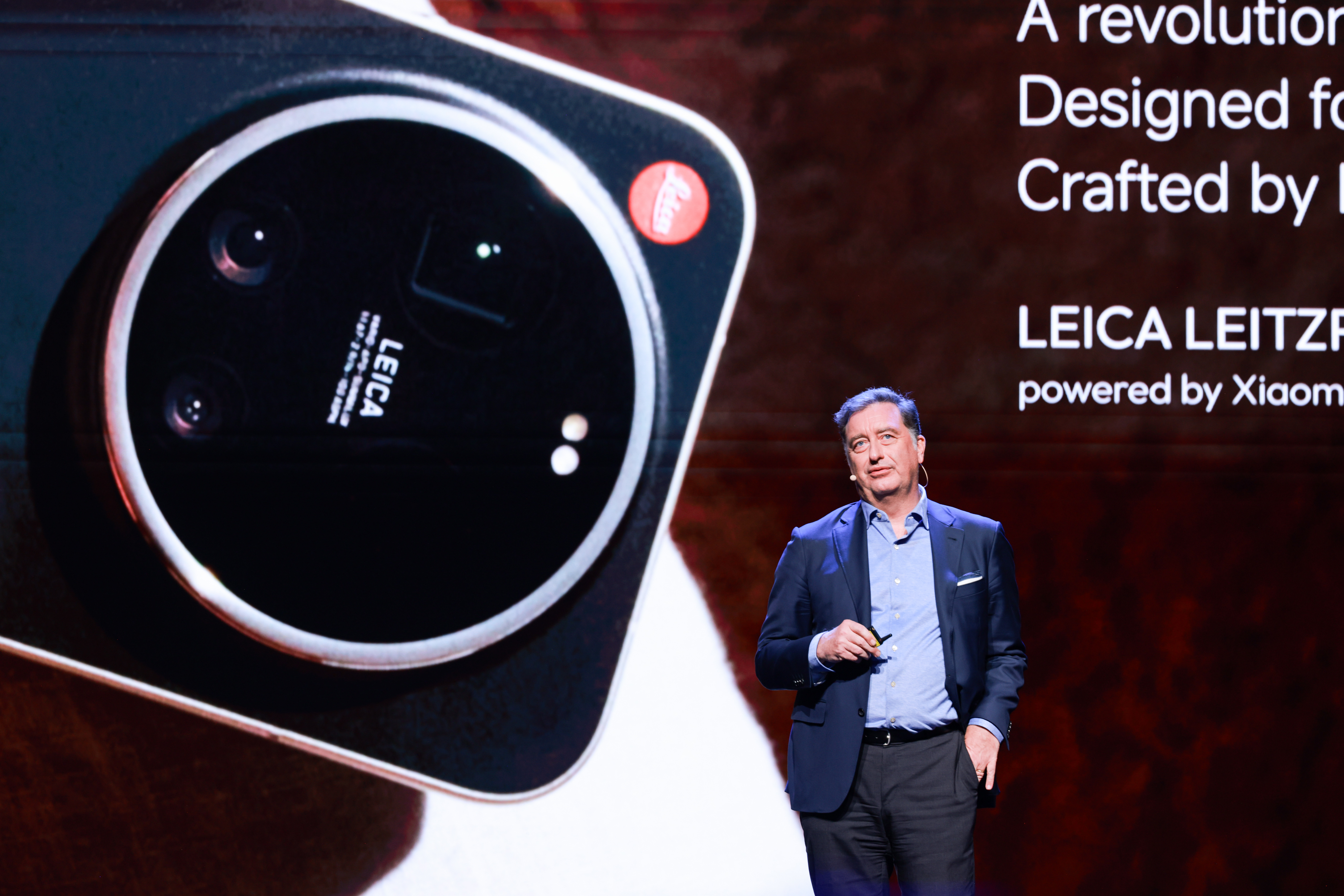 小米17Ultra徕卡版新配色官宣这个黑银的新配色，我直呼这徕卡味儿也太正了！感