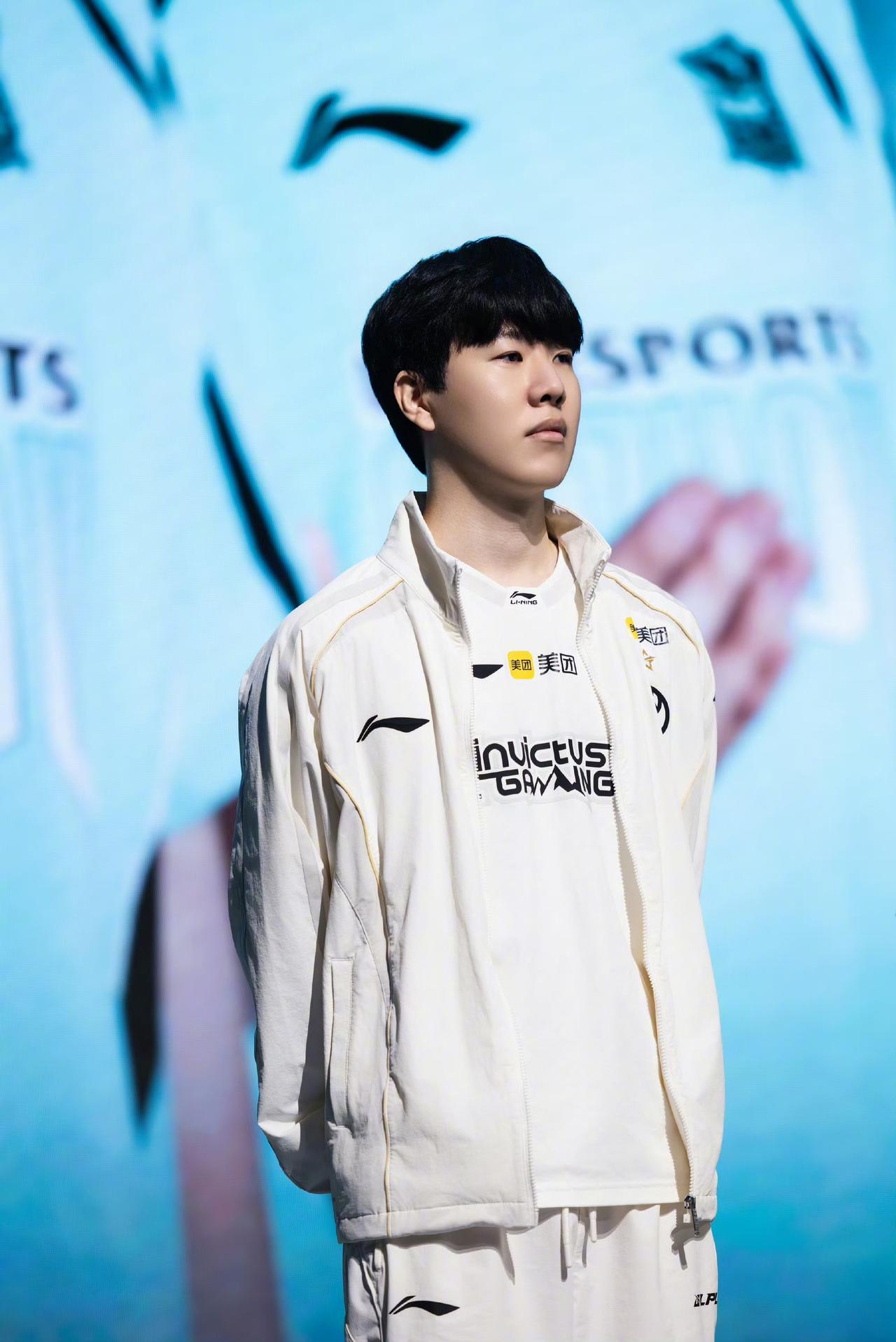 【IG再战WBG！Theshy带队冲击骑士之路，jiaQi担任首发AD】

8.