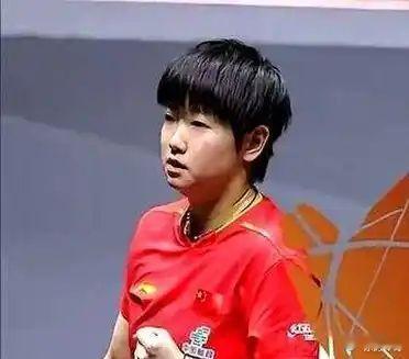 这次中国大满贯最让人意外的就是莎莎只报名女单。大头退赛，混双项目也就随之取消。别