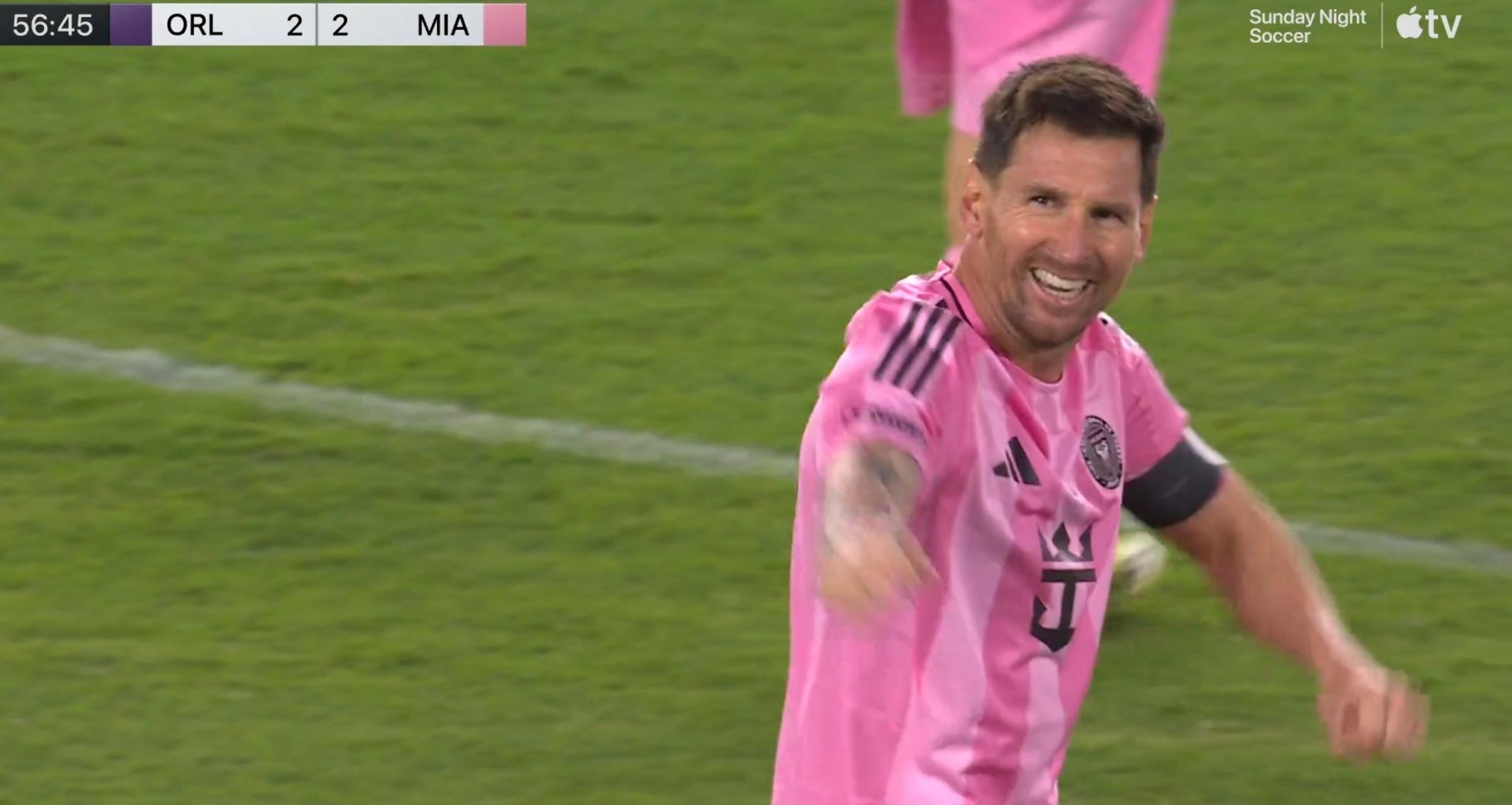 梅西攻入2026年首球，将他连续进球的惊人纪录延续到了22年。900球里程碑越来