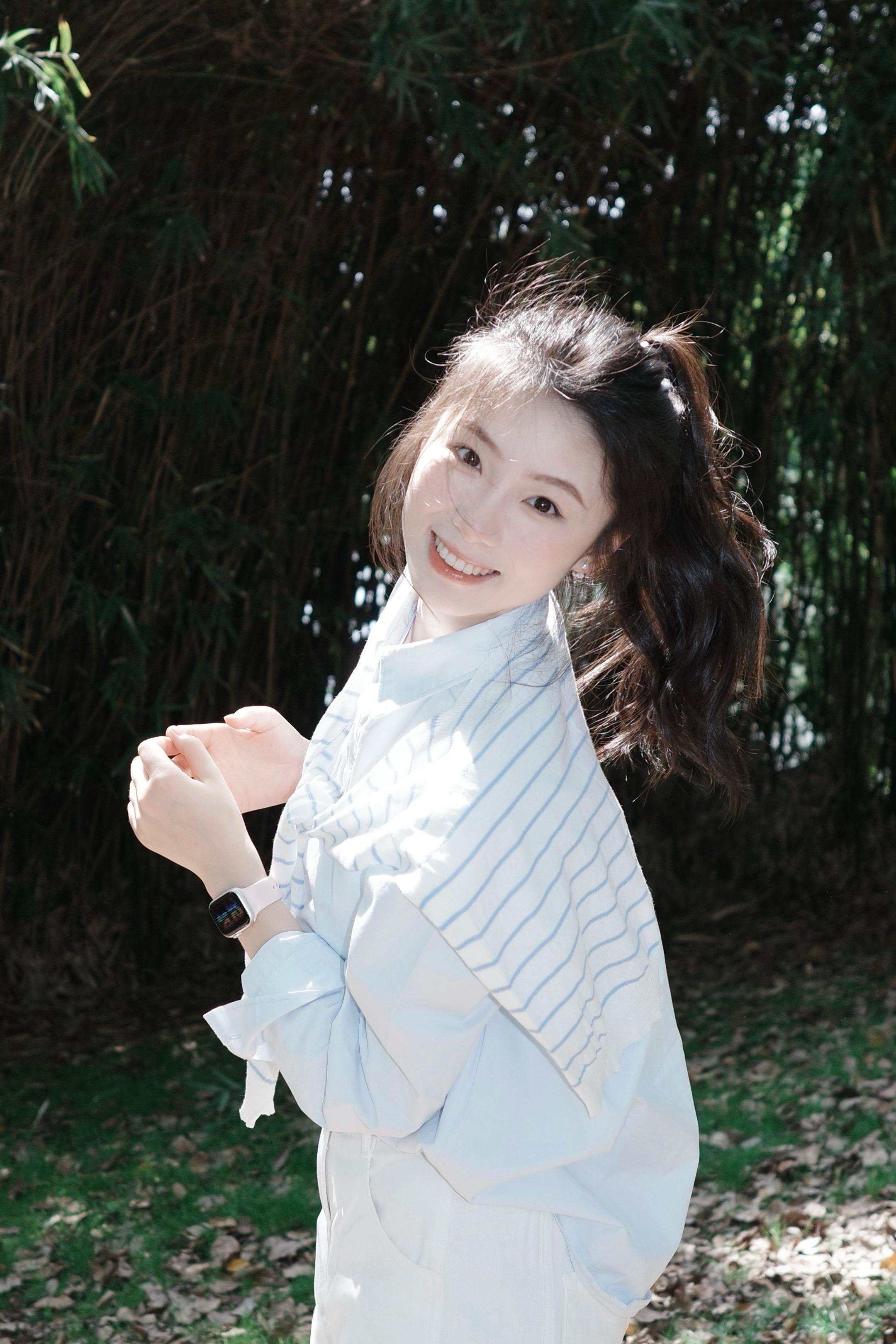 我可以跟在你身后 像影子追着光梦游