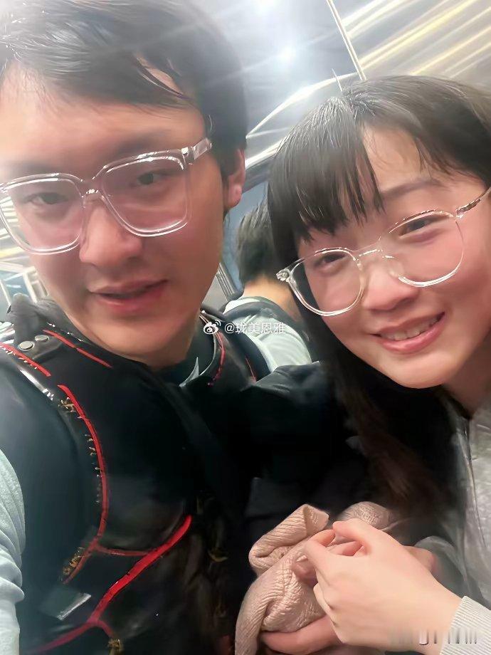 爸妈骗她进戒网瘾学校，男友穿铠甲千里救人
