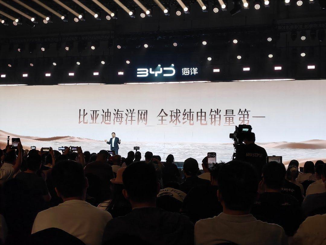 比亚迪海洋网战绩可查- 宋PLUS：国内最快破百万销量的全品类SUV- 海豚：最