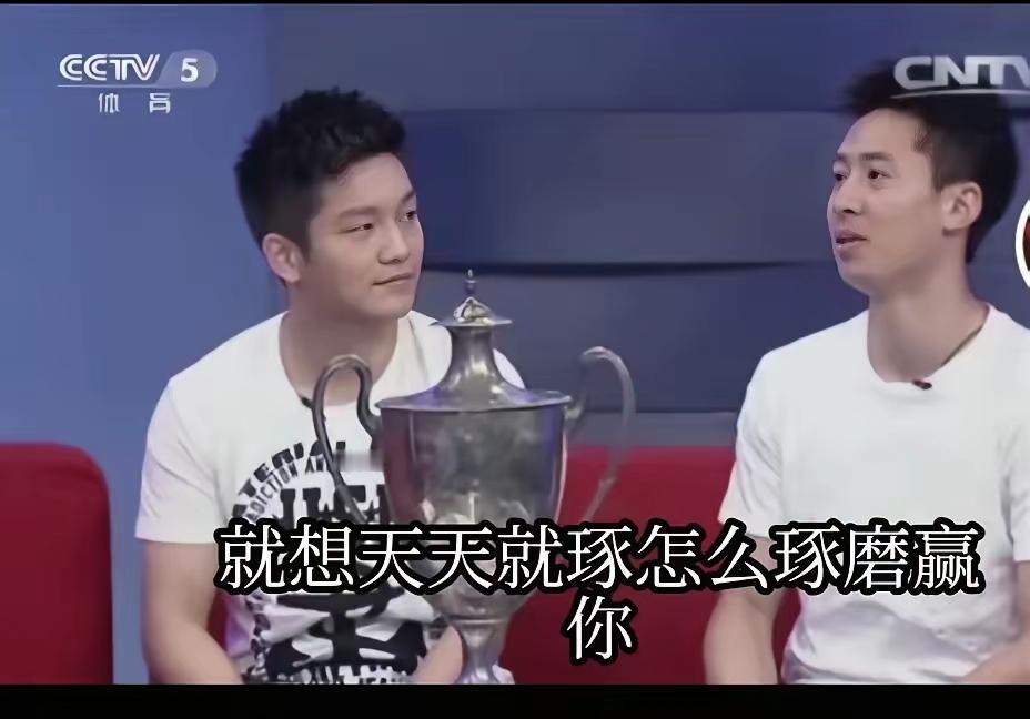 方博：我要代表哈萨克乒协参赛了
小胖：博哥，你终于“出山”啦
方博：东弟，没办法