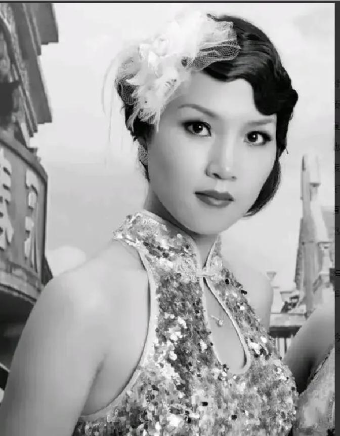 国军高官顾祝同执行军务，顺道回家探亲，刚推门就见分居多年的原配大着肚子，他脸色阴