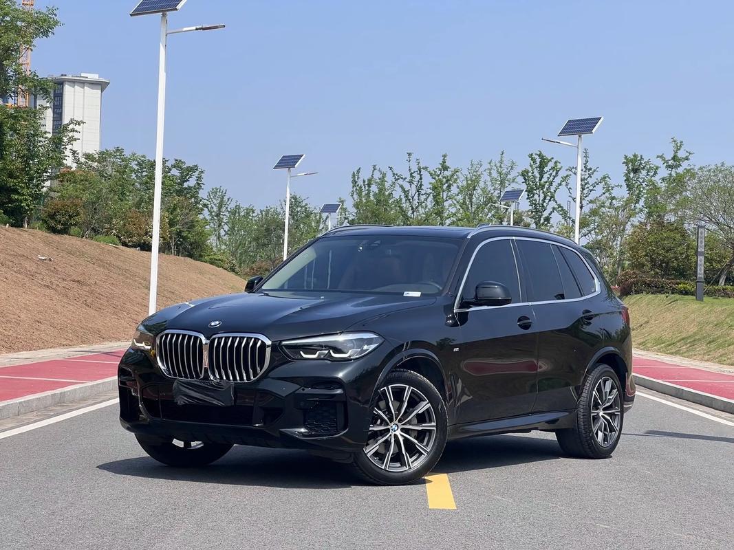 宝马X5国产加长版是二手首选？2022-2023款性价比高？
其实对于二手宝马X