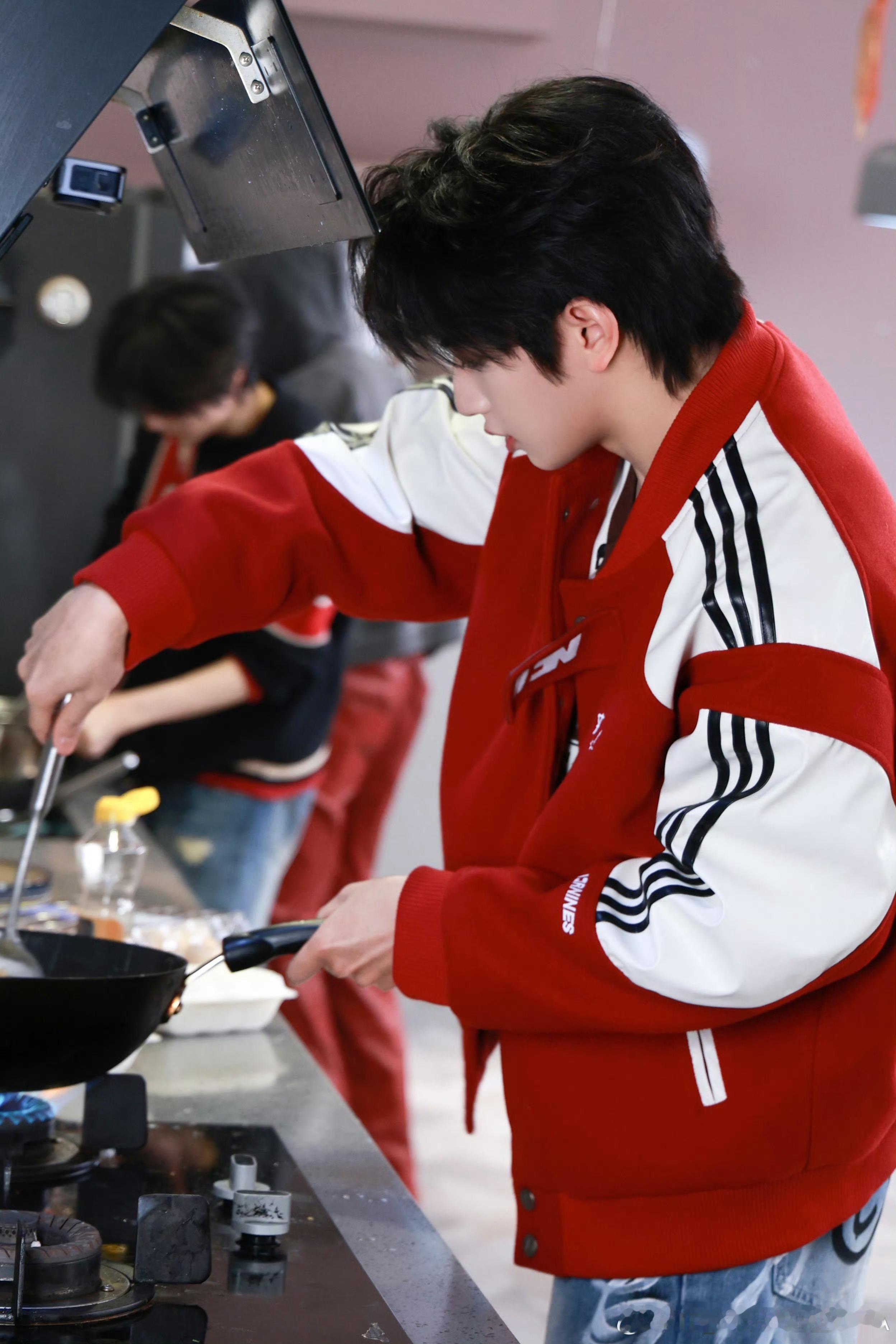 穆祉丞做饭展示厨艺九宫格🐱 