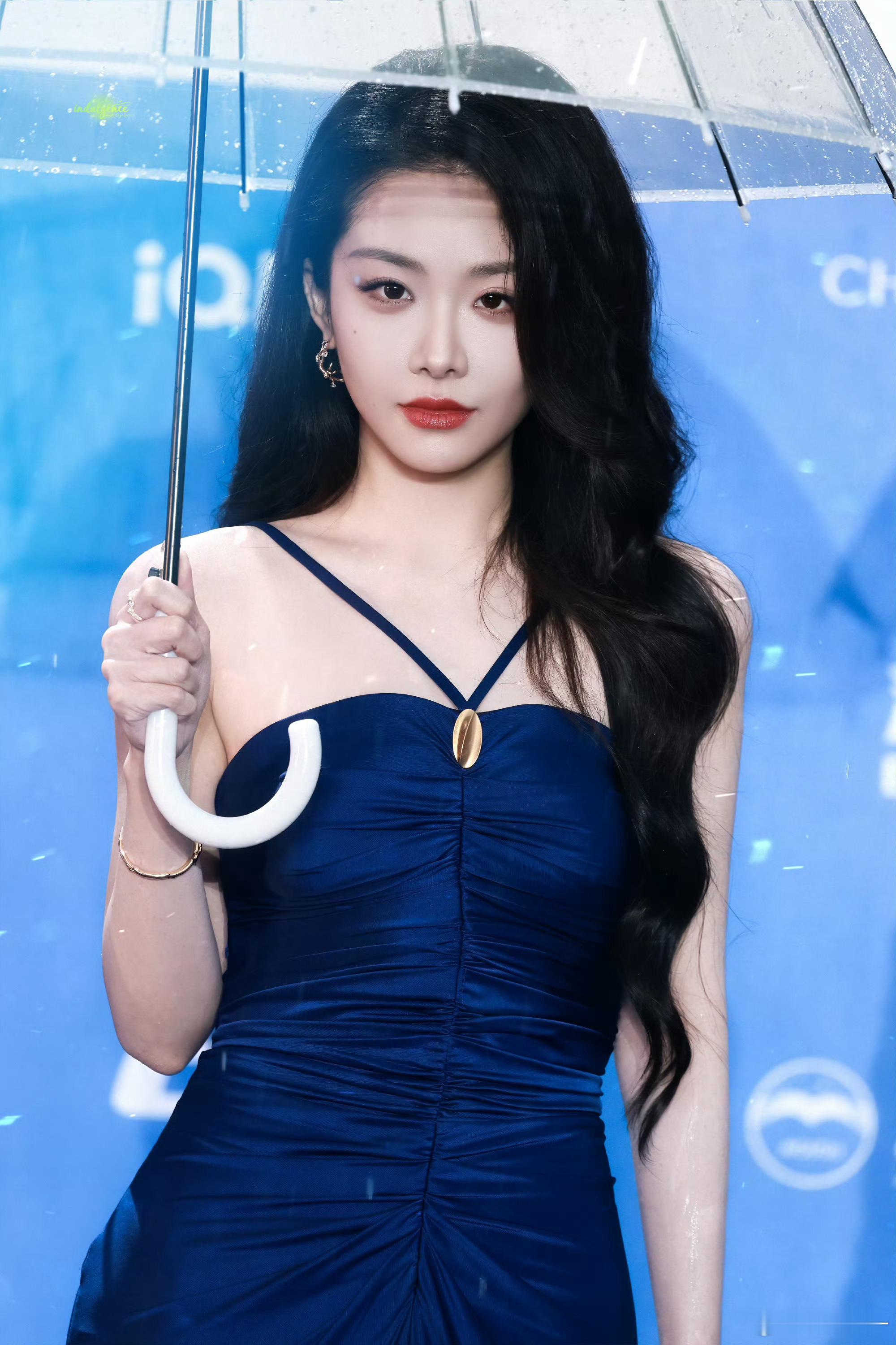 我和我担一块走红毯了早说是这样的奖励啊这是什么“我和我担一起走红毯”照进现实？以