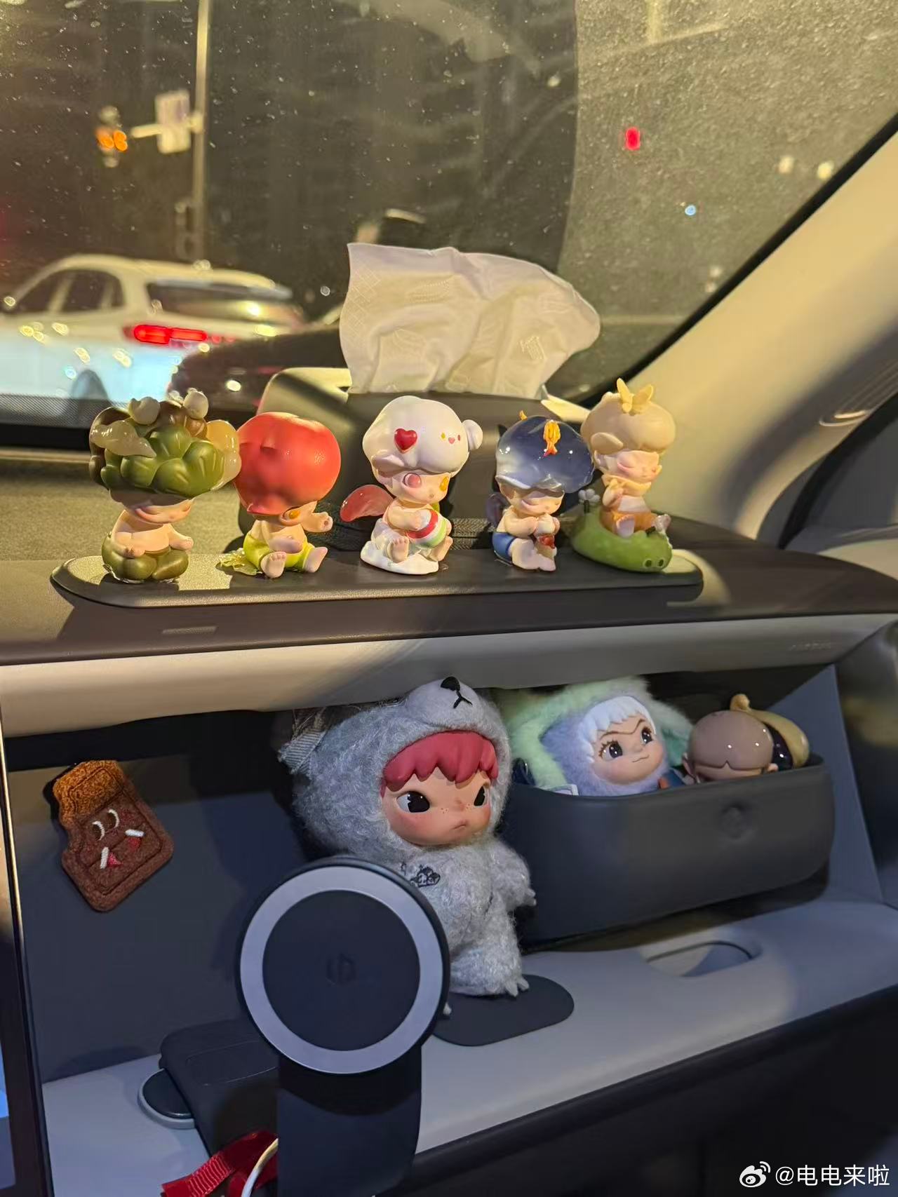 余承东首曝问界M6内饰“内饰“灵感橱窗”设计，支持展示手办、IP公仔等，让副驾成