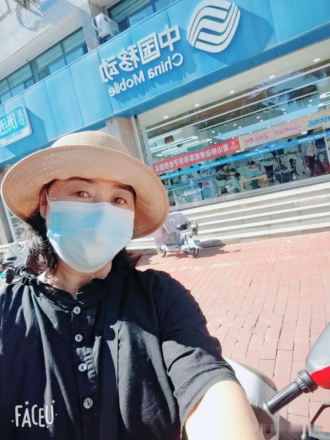 老了老了，我也学会卖废品了

昨天早上，听到外面收废品的叫卖声。想起院子里，纸箱