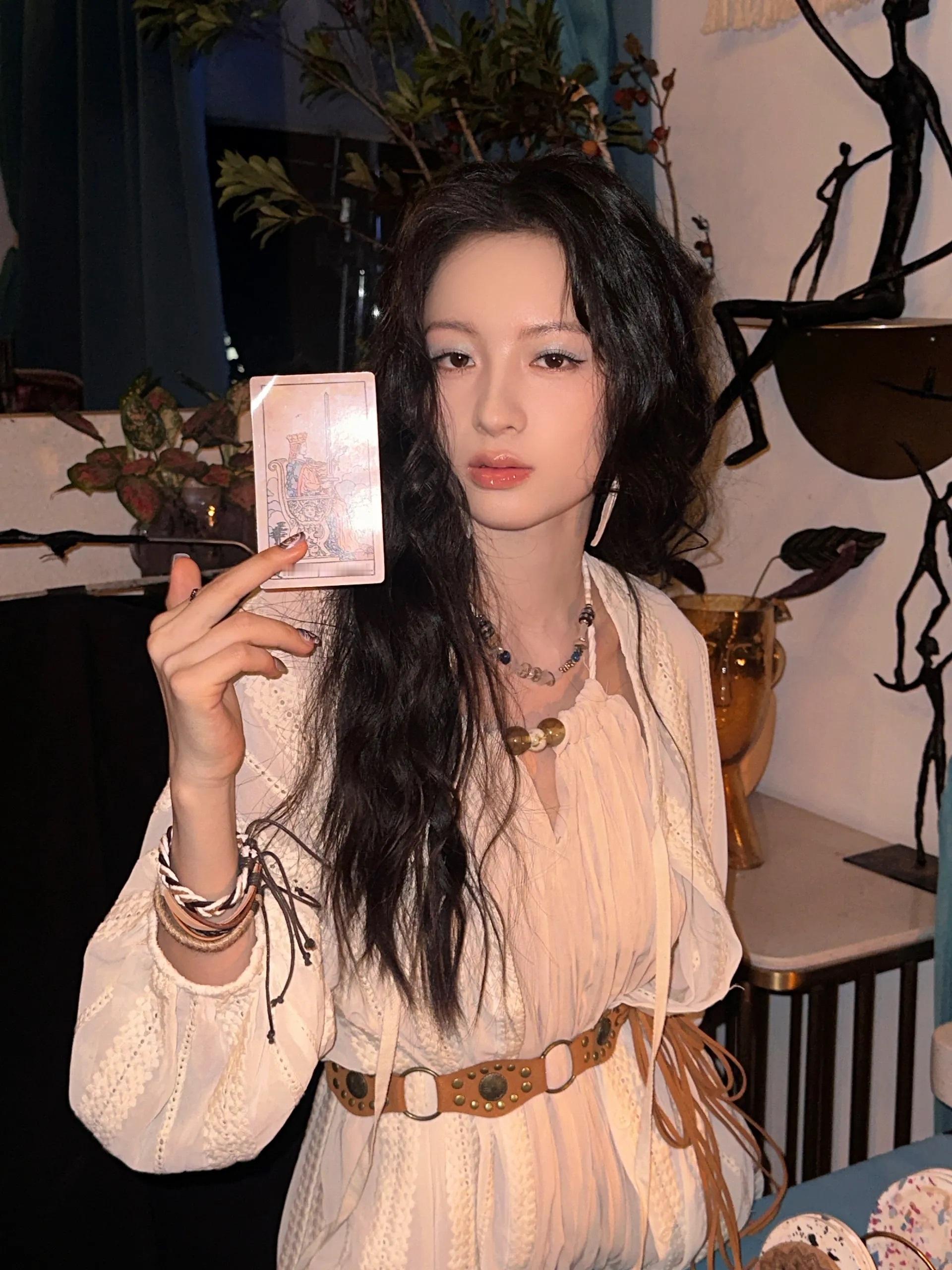 李嘉鑫这张脸我也要猛舔 
