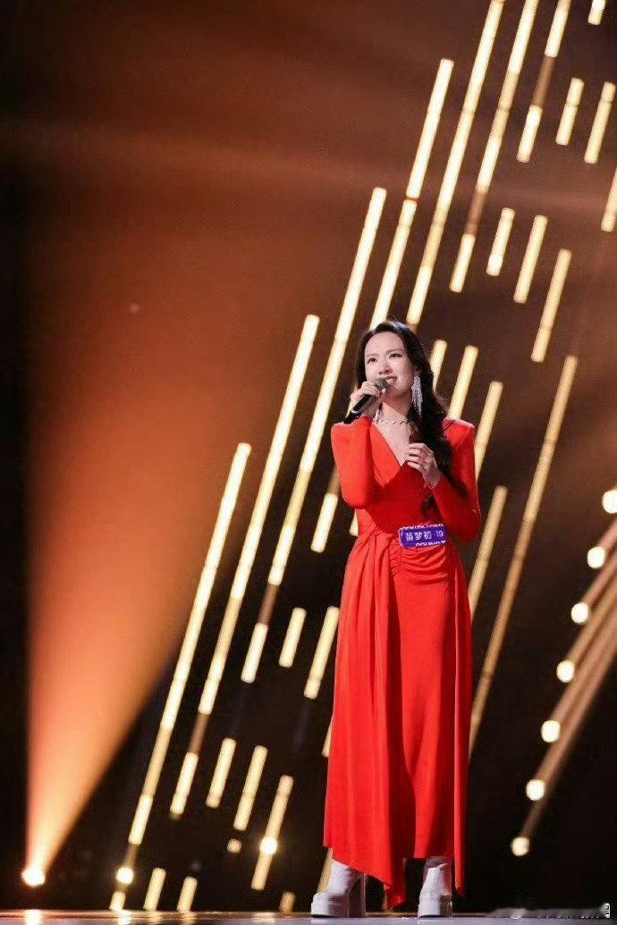 专访声鸣远扬歌手苗梦初苗梦初回应被尚雯婕三问野心羞耻 专访名场面预定！苗梦初回应