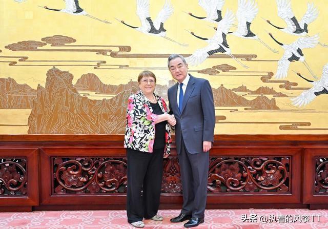 王毅外长在北京会晤联合国秘书长候选人巴切莱特，中方将积极参与新任秘书长选举并推动