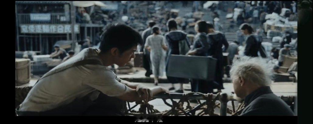 哈哈哈哈哈哈哈哈哈哈莫家这一老一少，一个看中人家屁股（老太爷估计是觉得好生养。老