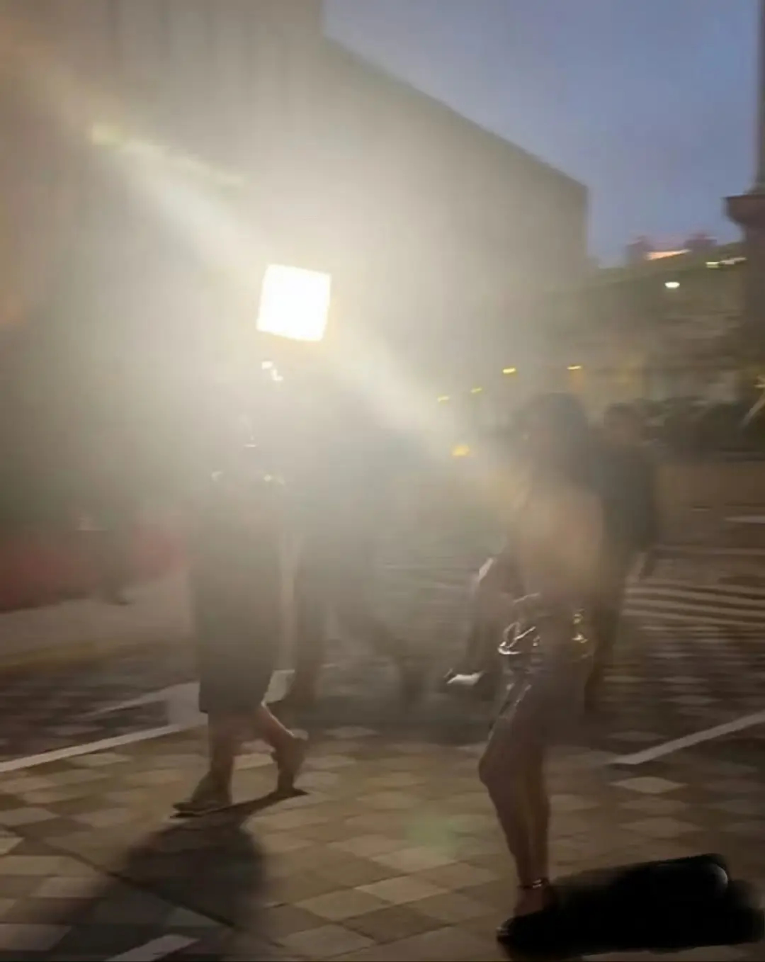 嘲别人活动开大灯的时候有没有想到有一天会回旋镖？ ​​​