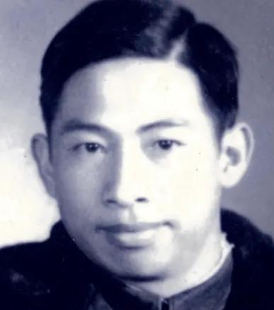 1955年，中南大学学生王明健在毕业前一天，突然被两名没有任何军衔与职务的神秘军