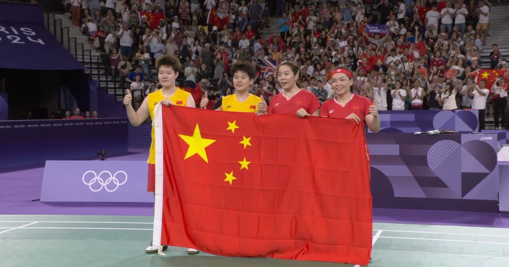 好美好的姑娘们！恭喜陈清晨贾一凡，凡晨也圆满了👏👏继续快乐羽毛球吧！圣坛组合
