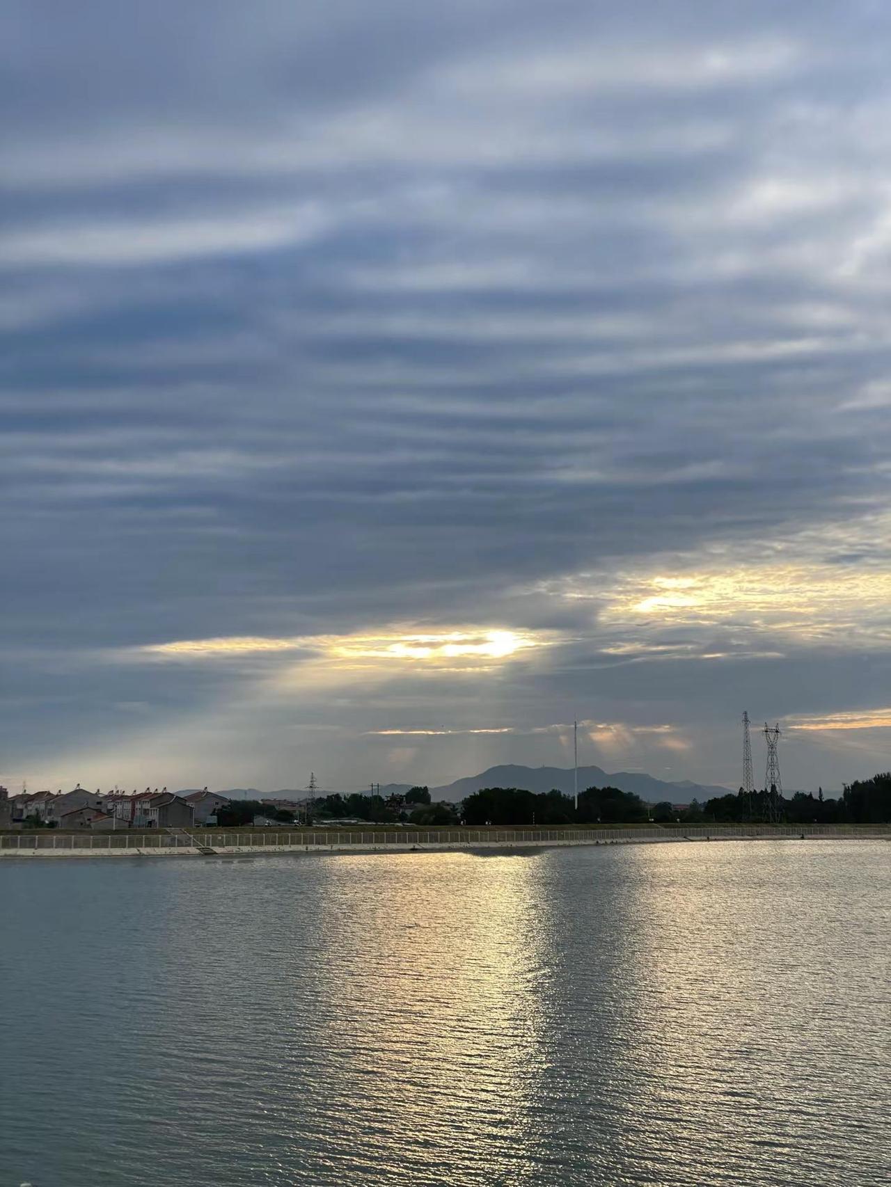 身边的“消耗型”人，不用猜，看这7点就够了1. 有功全揽，有错全推，遇事只会甩锅