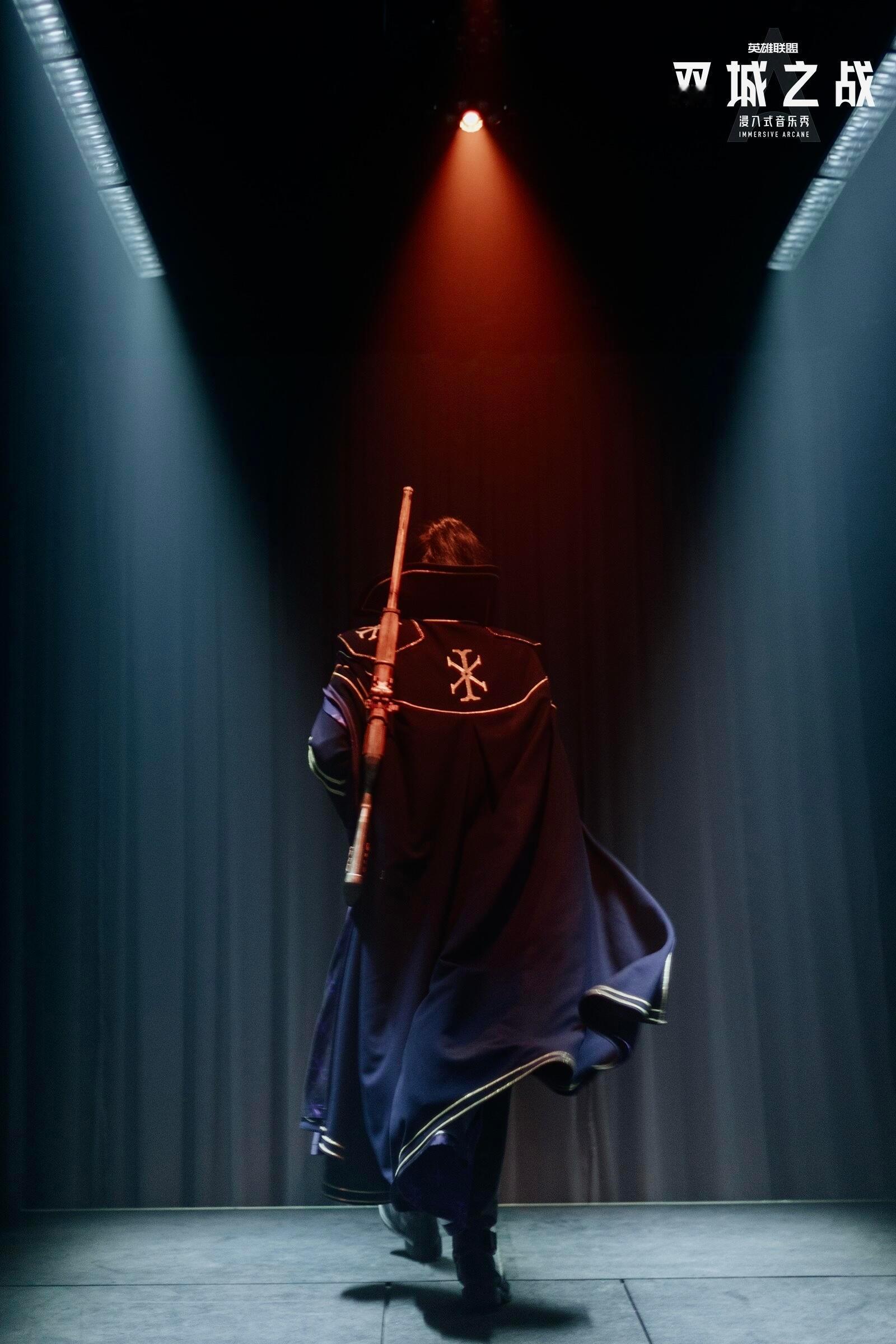 双城音乐秀谢幕是最好的杀青梗 双城音乐秀的谢幕藏着最狠的泪点！灯光暗而复明，全体